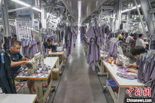 江西南昌 針織服裝企業趕制忙